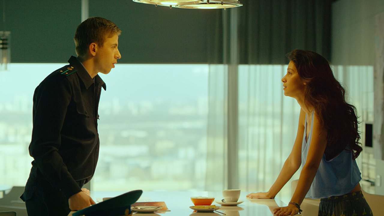 ТЕСТ: Угадайте фильмы с Равшаной Курковой по одному кадру!