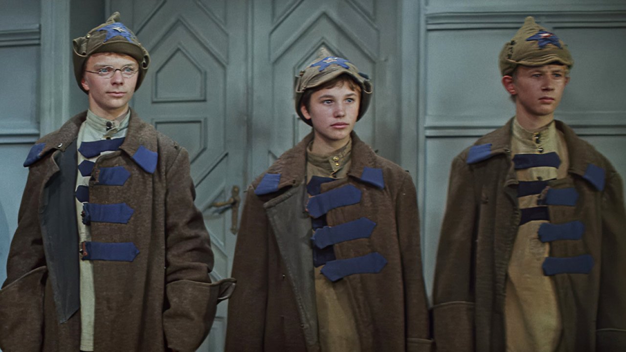 ТЕСТ: Угадаете ли вы, из каких отечественных фильмов друзья?